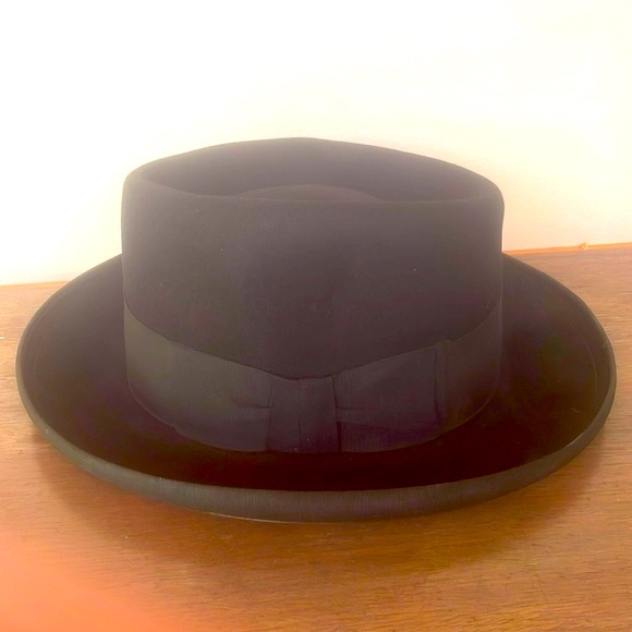 Vintage G. A. Dunn Piccadilly Circus. Black center dent felt fedora stiff brim. main image 4
